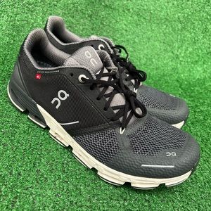 On Cloudflyer Shoes Running Walking Gym Black White Sneaker Women’s Sz 10.5 Used